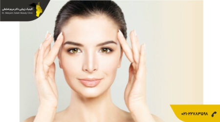 کشیدن شقیقه های یک خانم توسط دست هایش